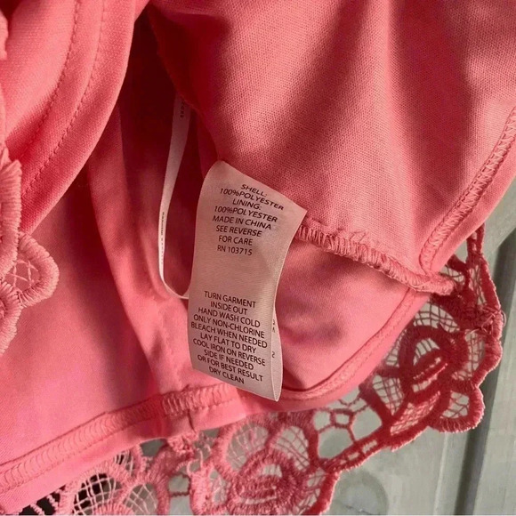 Nanette Lepore Rosetta Top pink in crochet lace coral sleeveless summer Small - Picture 4 of 5